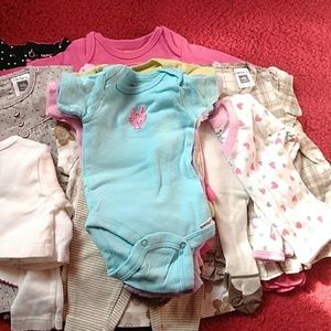 Lot of baby girl clothing 17pc size nb